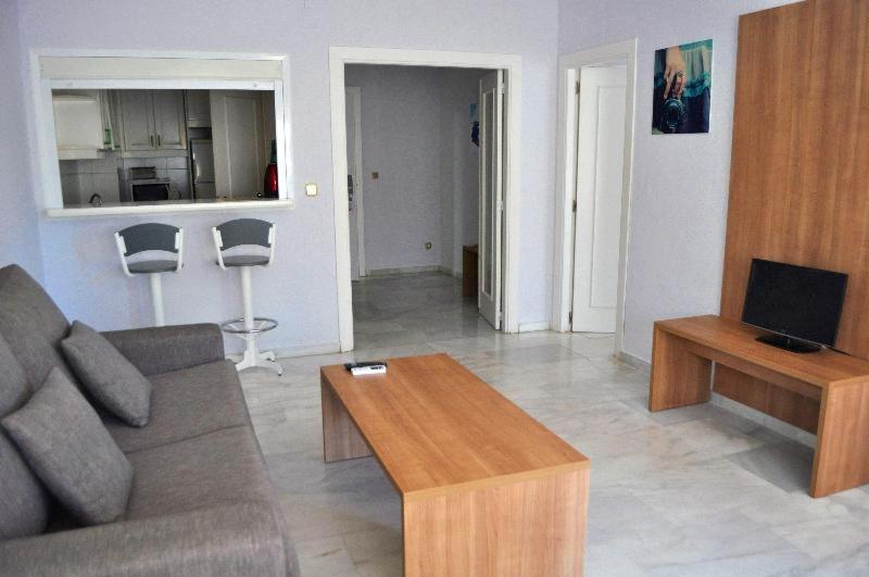 First Flatotel International ベナルマデナ 部屋 写真