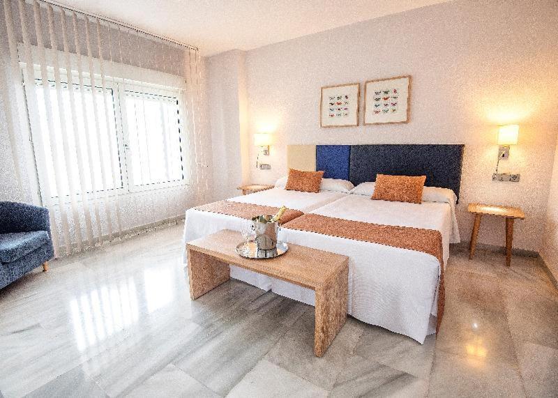 First Flatotel International ベナルマデナ 部屋 写真